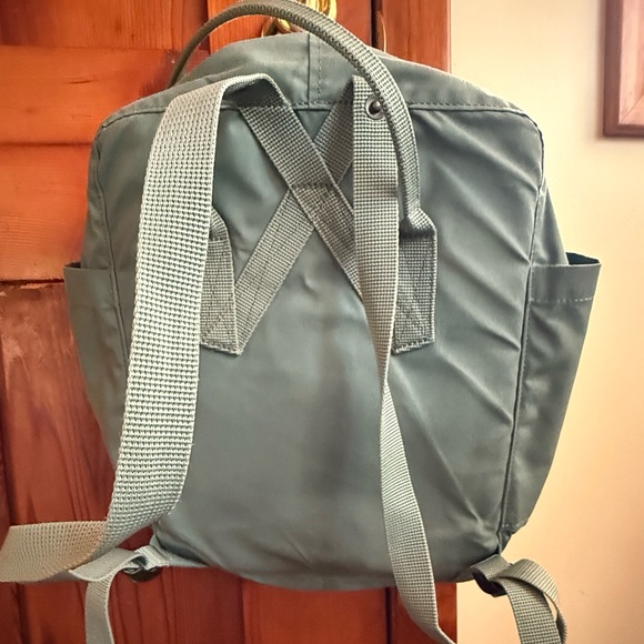 Fjallraven Kanken Green Backpack - Picture 2 of 8